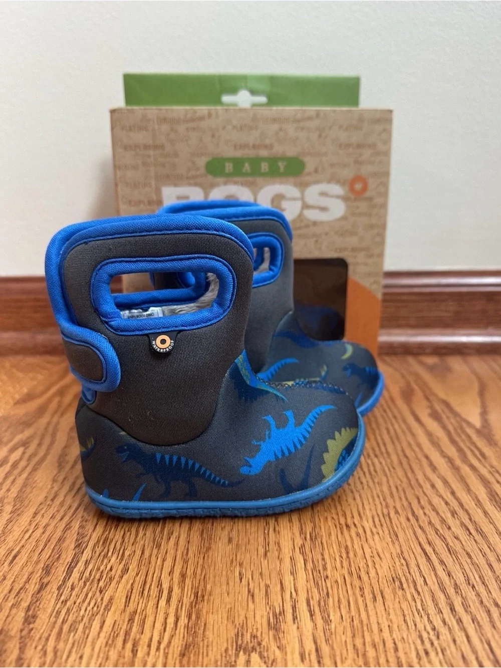 Bogs Baby/Toddler Boots Boys Size 4 Dinos